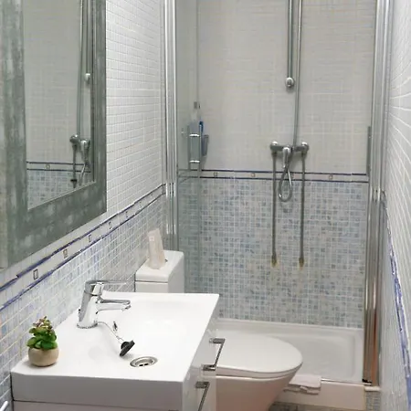 Santa Leocadia アパート